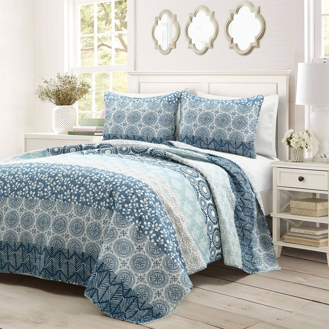 3-Piece Lightweight Bohemian Quilt Set with Reversible Blue Damask and Geometric Prints